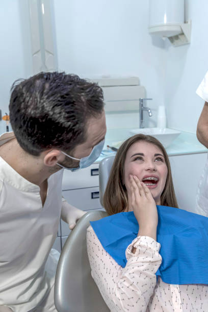 Best Emergency Dental Extractions in Santa Moni, CA