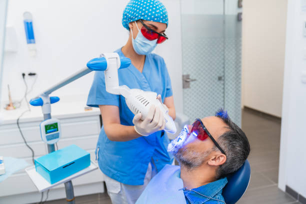 Best Broken or Cracked Tooth Emergency Dentist in Santa Moni, CA